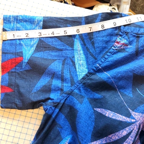 Tommy Hilfiger - Picture 9 of 12